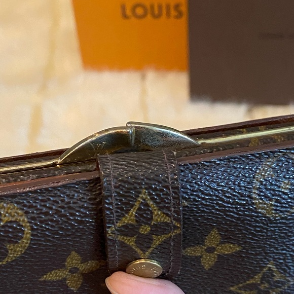 Authentuc Louis Vuitton French wallet - Picture 6 of 12